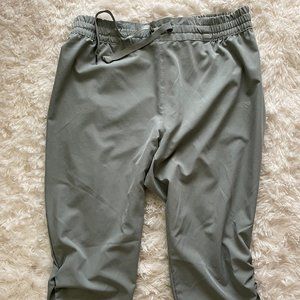 Marika Jogger Capris